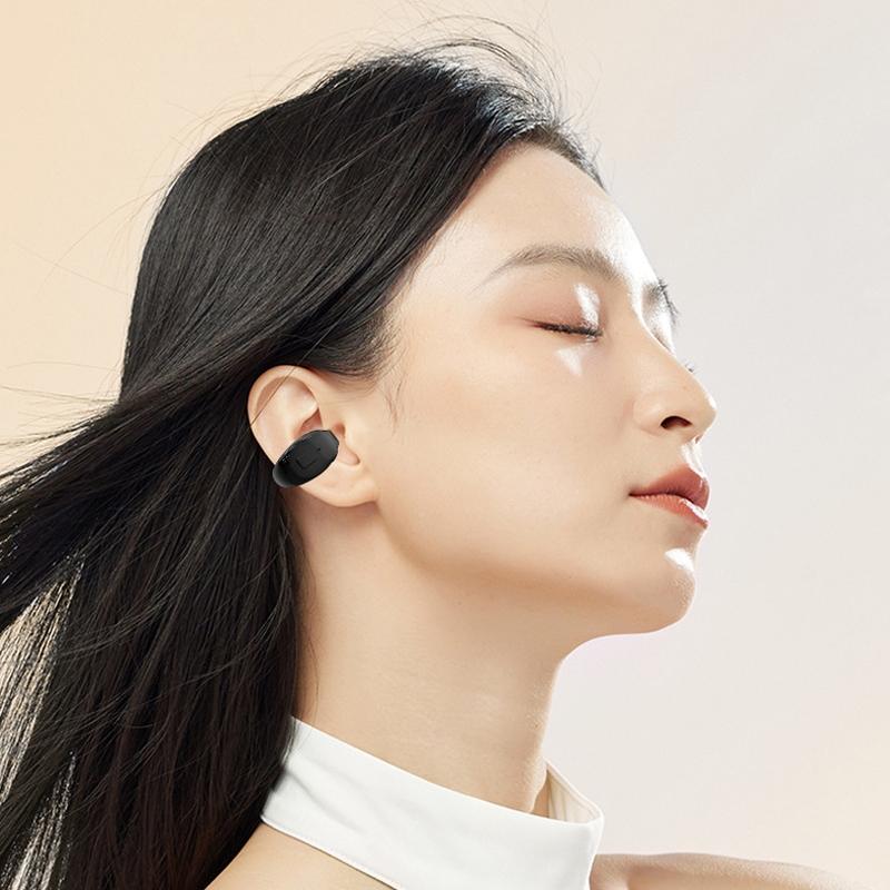 Wireless Clip-on Bluetooth Earphone for Sports and Gaming - Light Skin